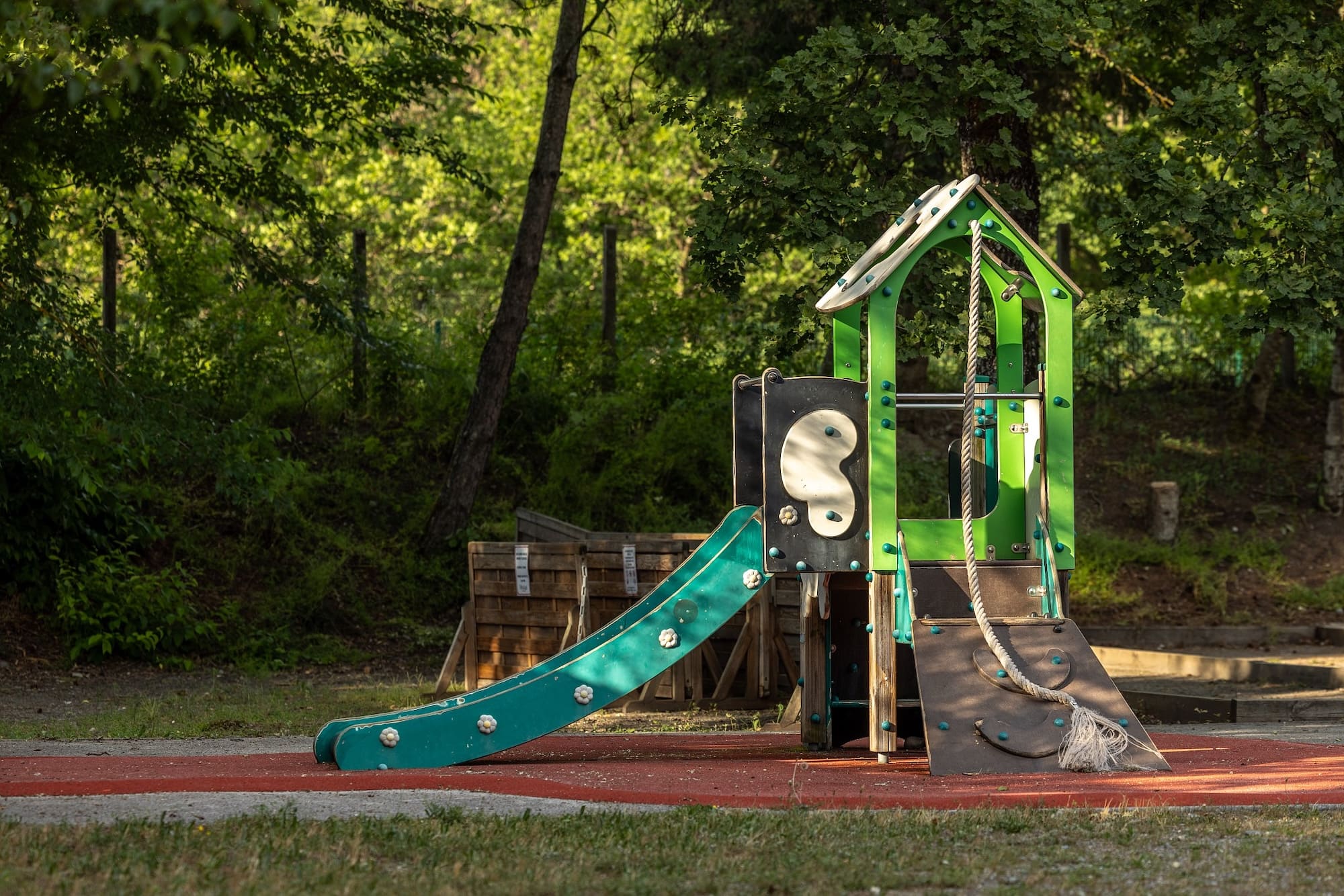 camping les îles passy lac jeux activités toboggan enfants