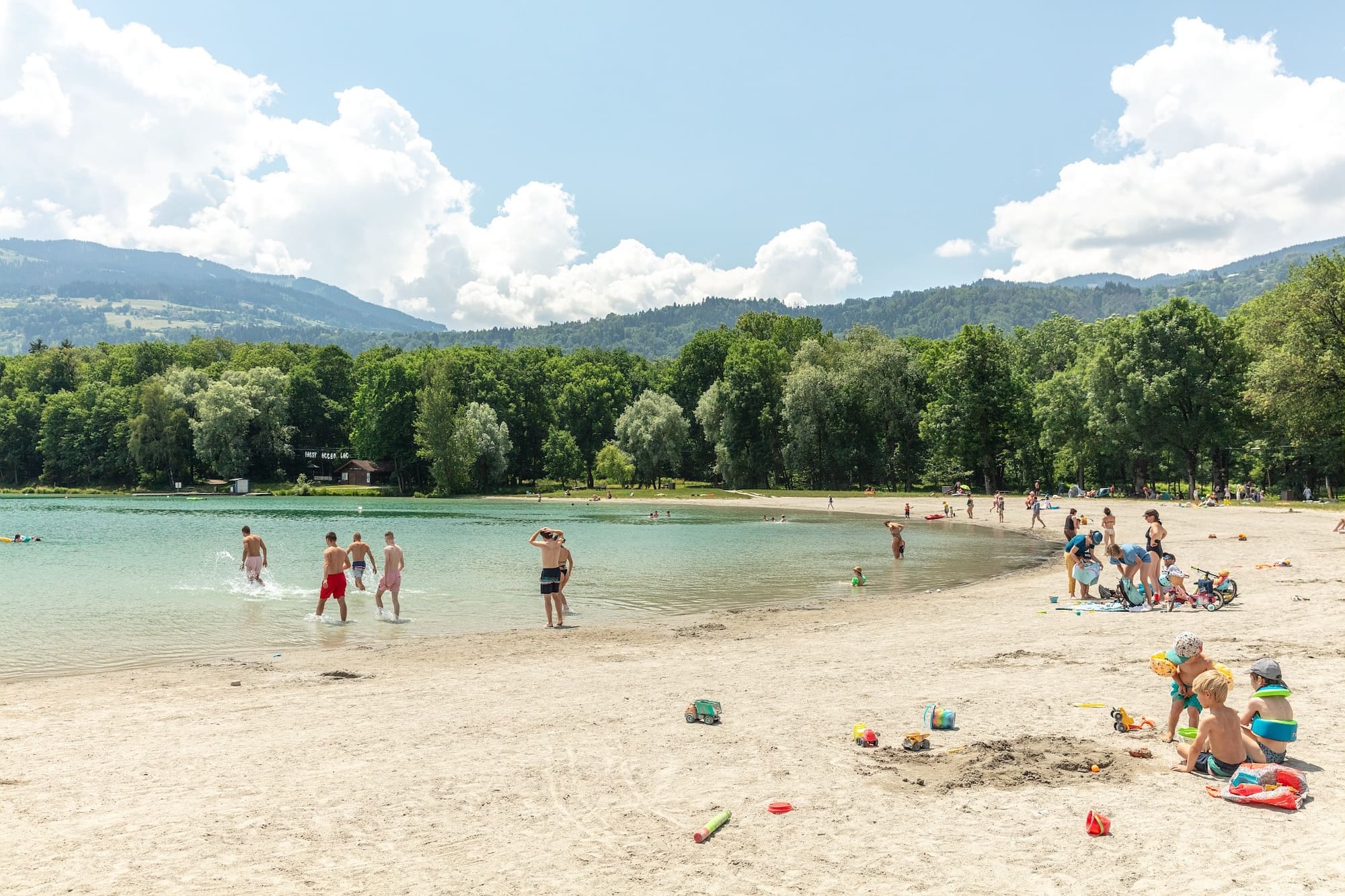 camping les îles passy lac plage familiale